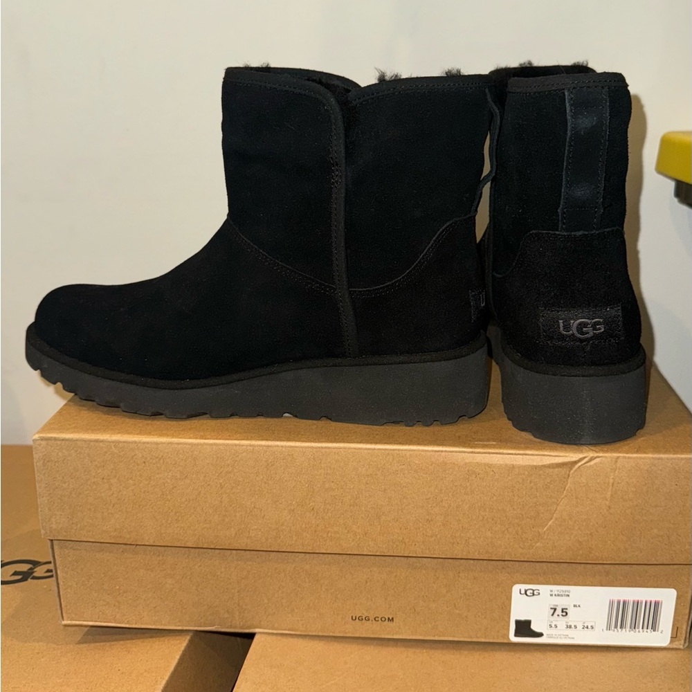 NIB UGG KRISTIN Black - Size 7.5